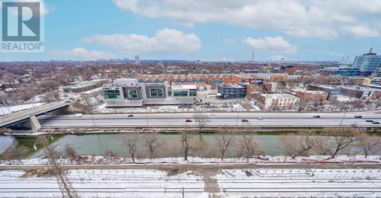 1105-5 Defries Street, Toronto, ON, M5A 0W7 - 42