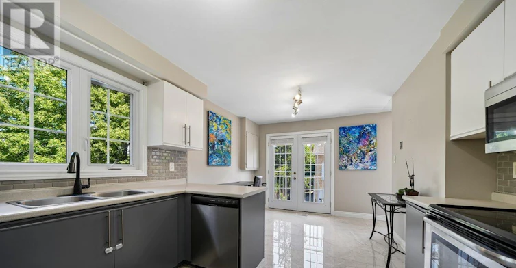 213-2075 Walker's Line, Burlington, ON, L7M 4G7 - 9