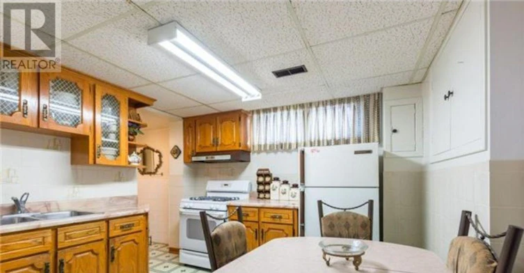 BASEMENT-114 Palmerston Avenue, Toronto, ON, M6J 2J1 - 5