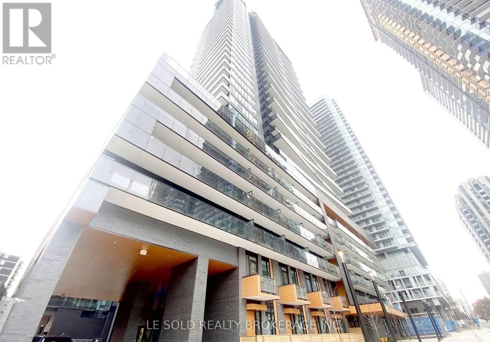 711 127 Master Bedroom Broadway Avenue, Toronto, ON, M4P 1V4