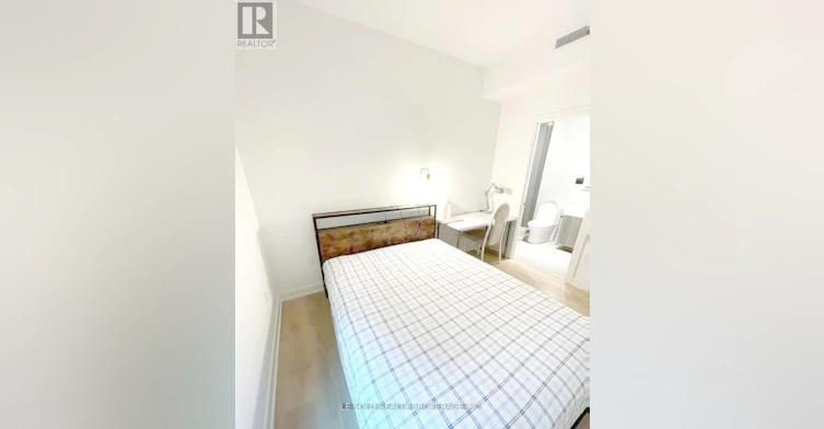 711 127 Master Bedroom Broadway Avenue, Toronto, ON, M4P 1V4 - 6
