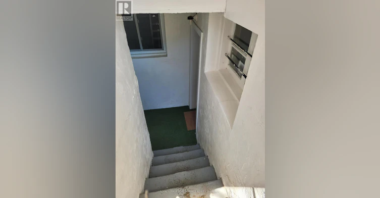 721 B Cooper Street, Ottawa, ON, K1R 5J5 - 4