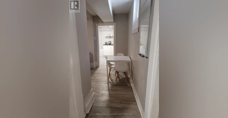 721 B Cooper Street, Ottawa, ON, K1R 5J5 - 8