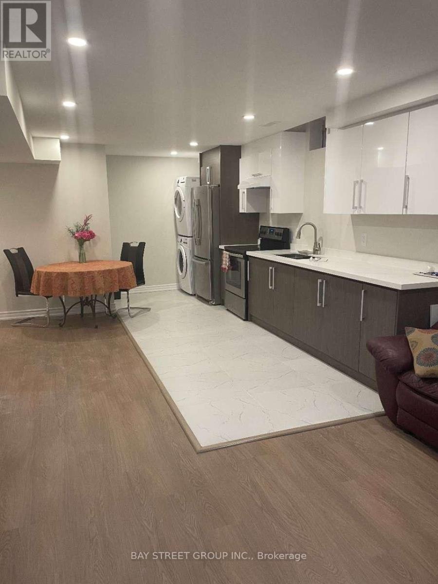 32 Herefordshire Crescent, East Gwillimbury, ON, L9N 0B7 - 4