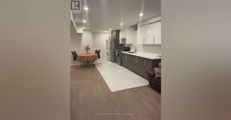 32 Herefordshire Crescent, East Gwillimbury, ON, L9N 0B7 - 4