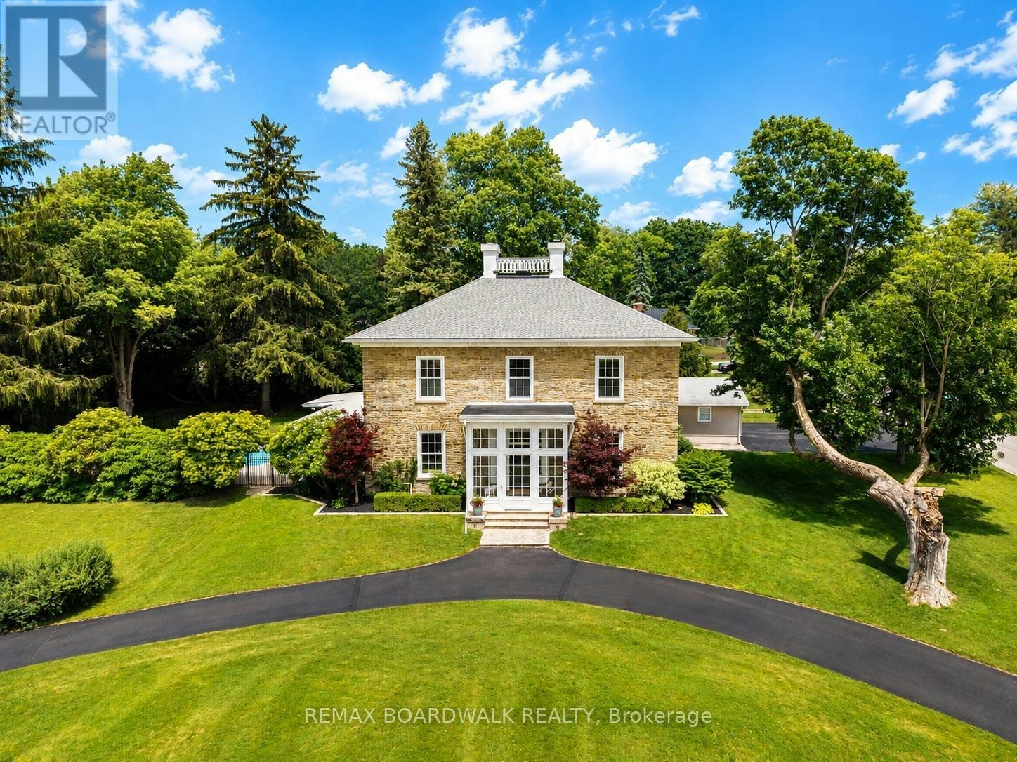55 Cochrane Drive, Brockville, ON, K6V 2Y9