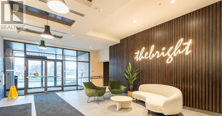 504-741 King Street W, Kitchener, ON, N2G 1E5 - 2