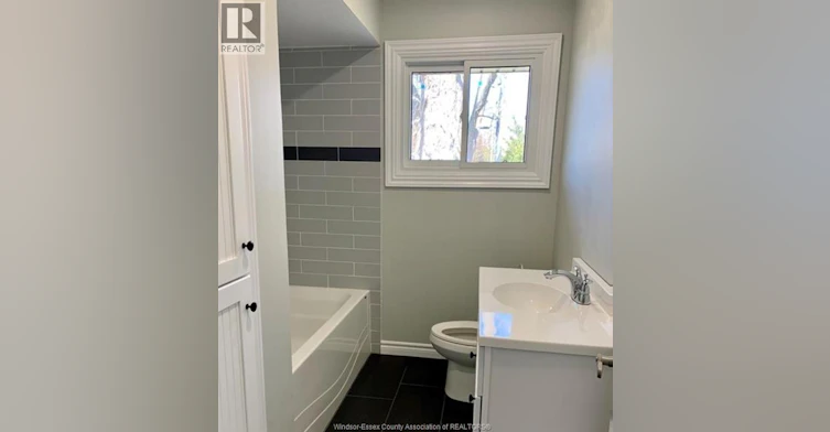MAIN-1568 Villa Maria Boulevard North, Windsor, ON, N9G 1W3 - 11