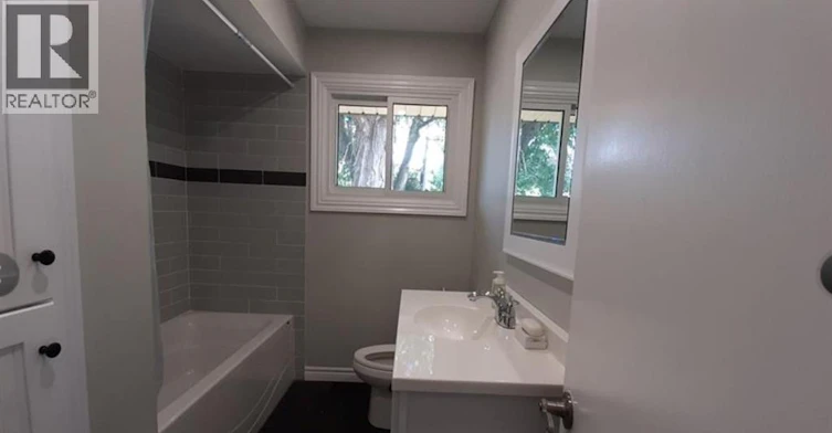 MAIN-1568 Villa Maria Boulevard North, Windsor, ON, N9G 1W3 - 10