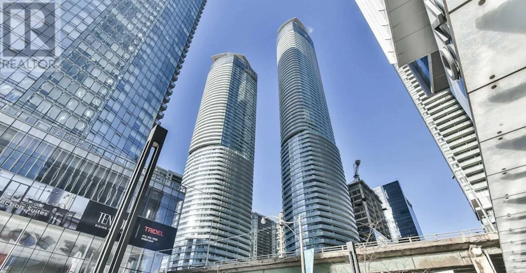 1909-12 York Street, Toronto, ON, M5J 0A9