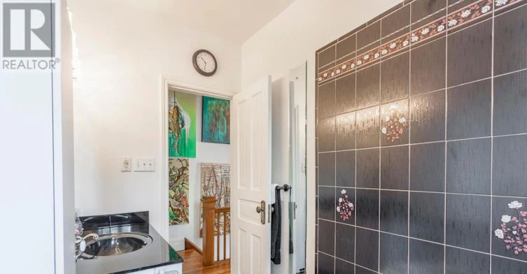 22 Martin Crescent, Toronto, ON, M4S 2V2 - 19