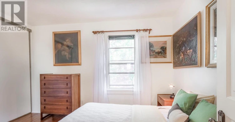 22 Martin Crescent, Toronto, ON, M4S 2V2 - 15