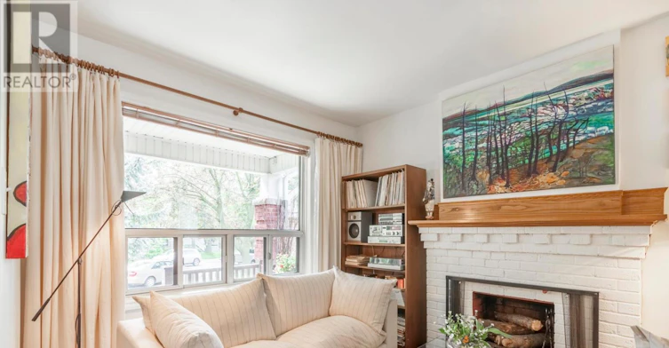 22 Martin Crescent, Toronto, ON, M4S 2V2 - 7