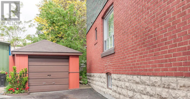 22 Martin Crescent, Toronto, ON, M4S 2V2 - 5