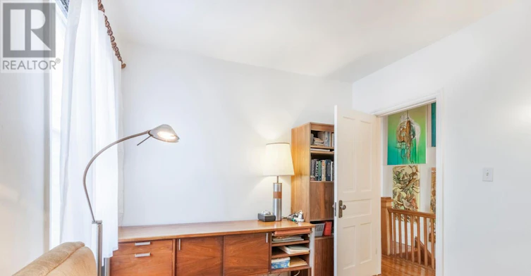 22 Martin Crescent, Toronto, ON, M4S 2V2 - 21