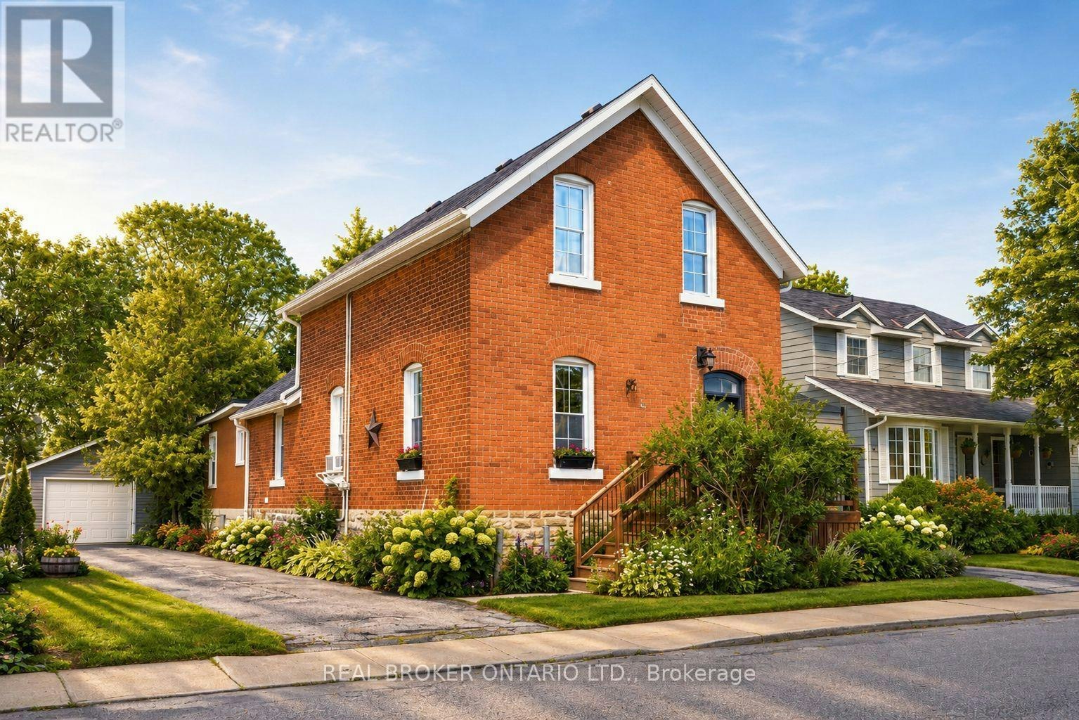 A & B-33 Napoleon Street, Carleton Place, ON, K7C 2X4