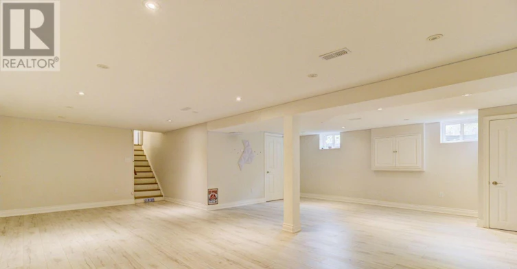 1201 Kingdale Road, Newmarket, ON, L3Y 4W1 - 18