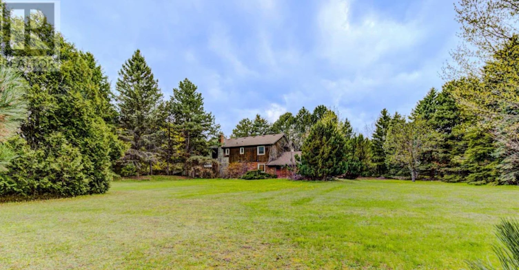 1201 Kingdale Road, Newmarket, ON, L3Y 4W1 - 2