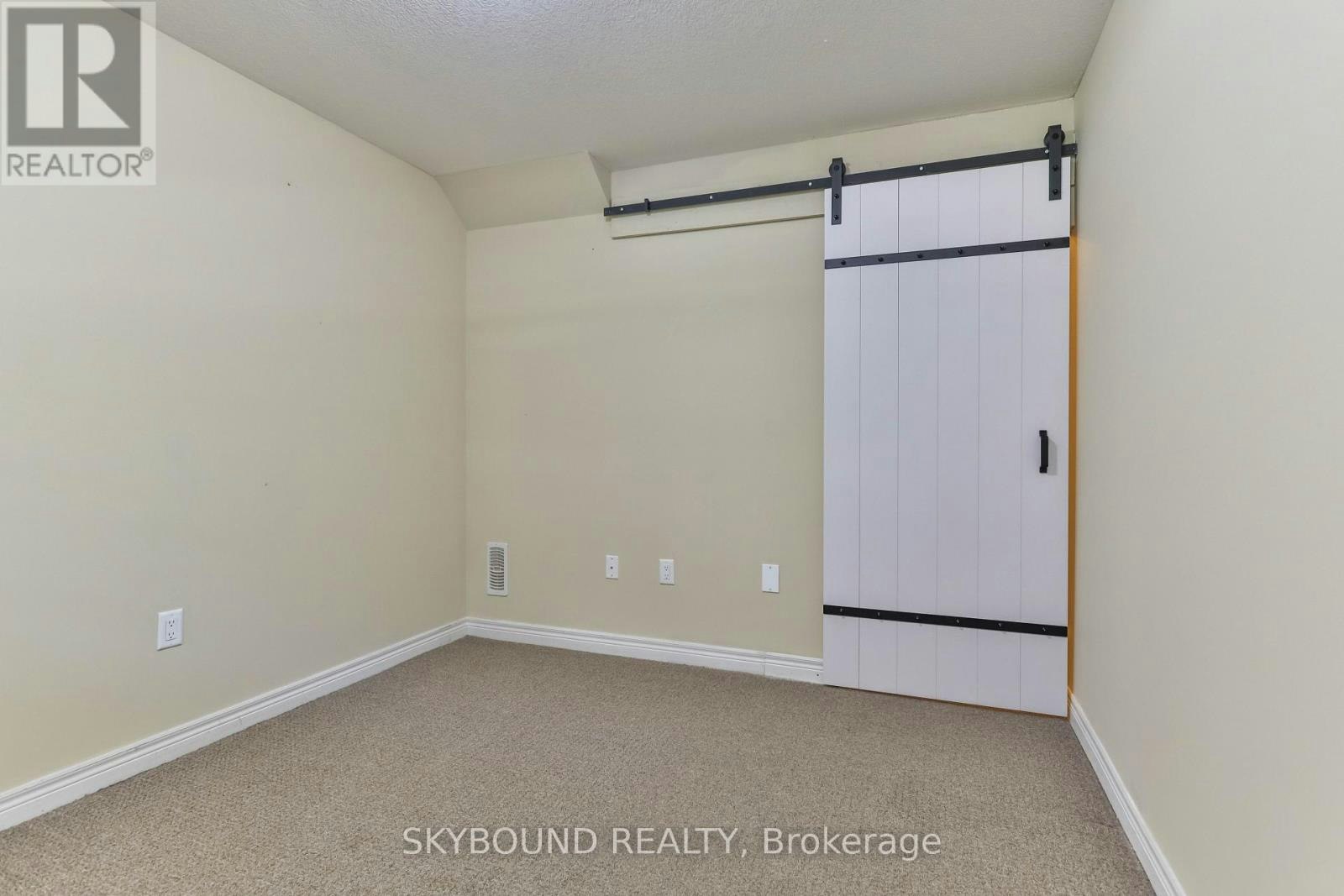 2 Egleston Lane, Hamilton, ON, L9G 0G7 - 4