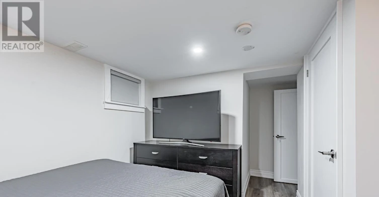 LOWER-68 Fairleigh Crescent, Toronto, ON, M6C 3R9 - 16