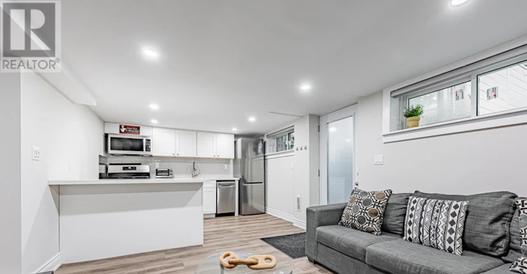 LOWER-68 Fairleigh Crescent, Toronto, ON, M6C 3R9 - 4