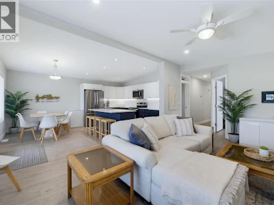 728 Elderberry Walk - 2