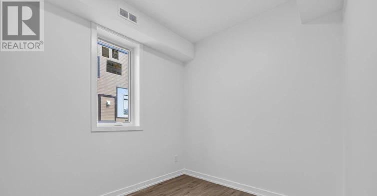 944 Woodroffe Avenue, Ottawa, ON, K2A 3R7 - 9