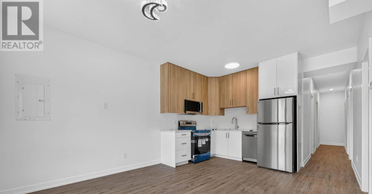944 Woodroffe Avenue, Ottawa, ON, K2A 3R7 - 4