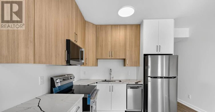 944 Woodroffe Avenue, Ottawa, ON, K2A 3R7 - 6