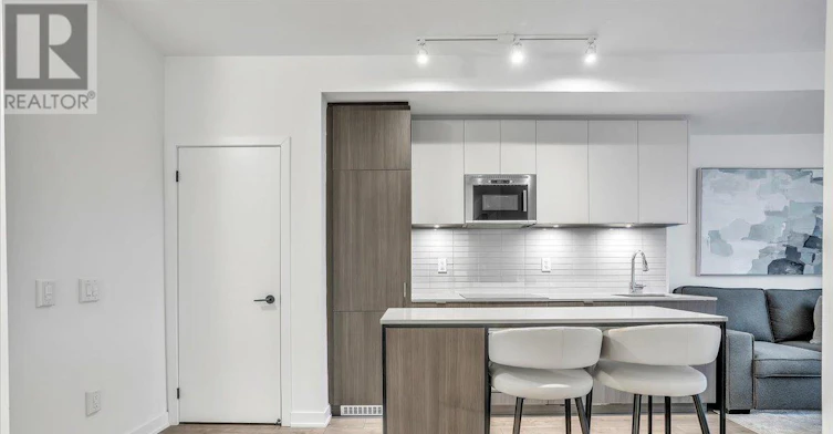 205-215 Lakeshore Road W, Mississauga, ON, L5H 1G5 - 12