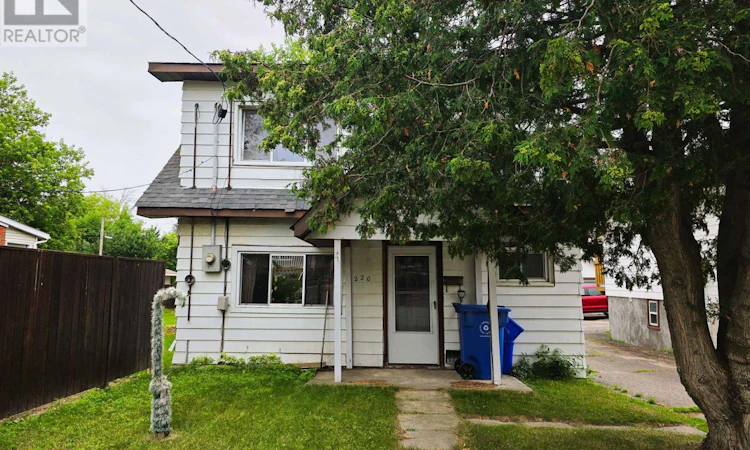 220 Chippewa Street W