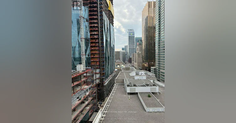 1703-8 The Esplanade, Toronto, ON, M5E 0A6 - 8