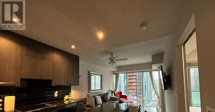 1703-8 The Esplanade, Toronto, ON, M5E 0A6
