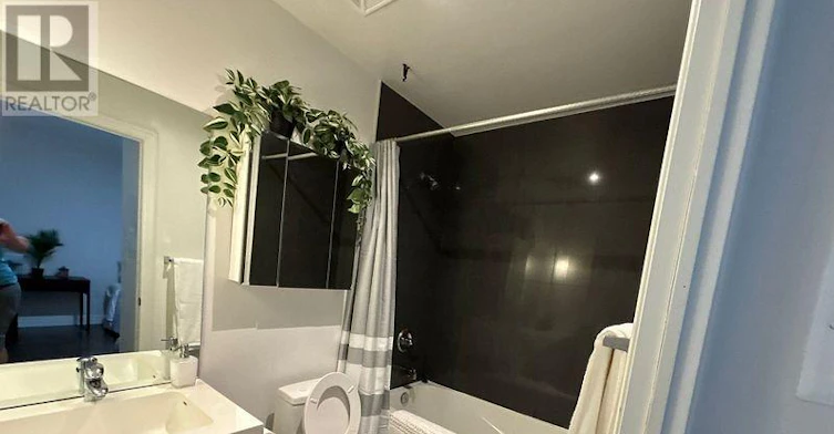 1703-8 The Esplanade, Toronto, ON, M5E 0A6 - 3