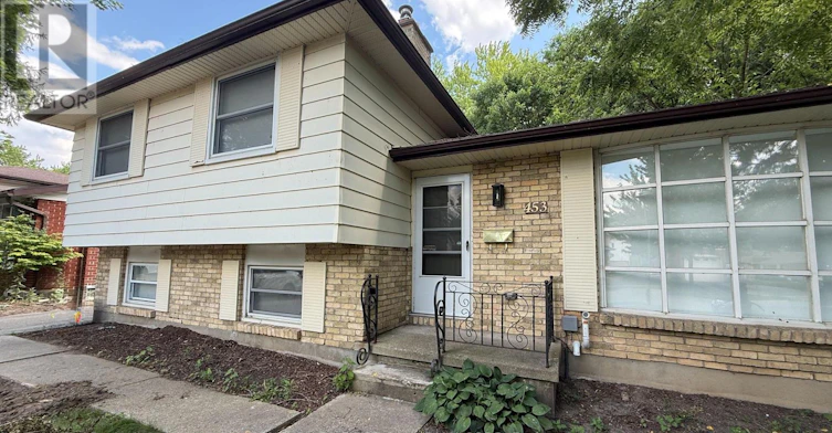 UPPER-453 Castlegrove Boulevard, London, ON, N6G 1K9 - 3