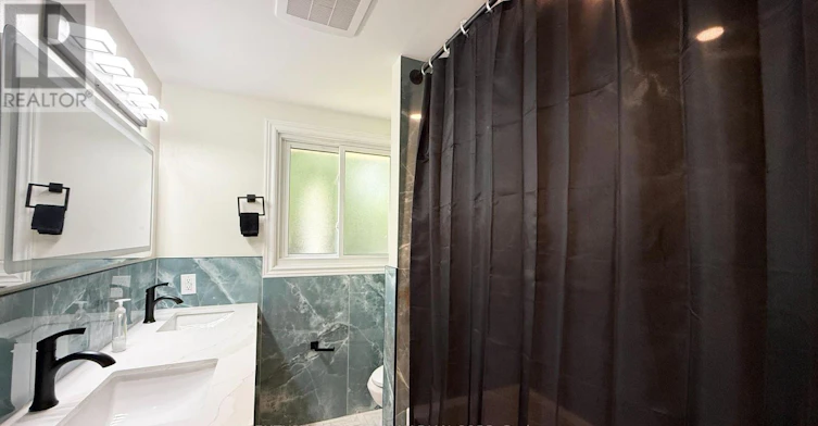 UPPER-453 Castlegrove Boulevard, London, ON, N6G 1K9 - 23
