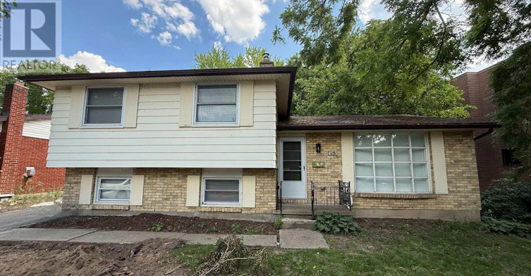 UPPER-453 Castlegrove Boulevard, London, ON, N6G 1K9