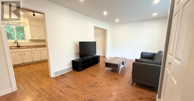 UPPER-453 Castlegrove Boulevard, London, ON, N6G 1K9 - 8