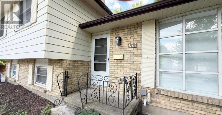 UPPER-453 Castlegrove Boulevard, London, ON, N6G 1K9 - 2