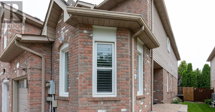25 Pine Gate Place, Whitby, ON, L1R 2M5 - 4