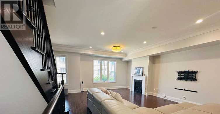 TH02-388 7 Highway Avenue E, Richmond Hill, ON, L4B 0G5 - 16