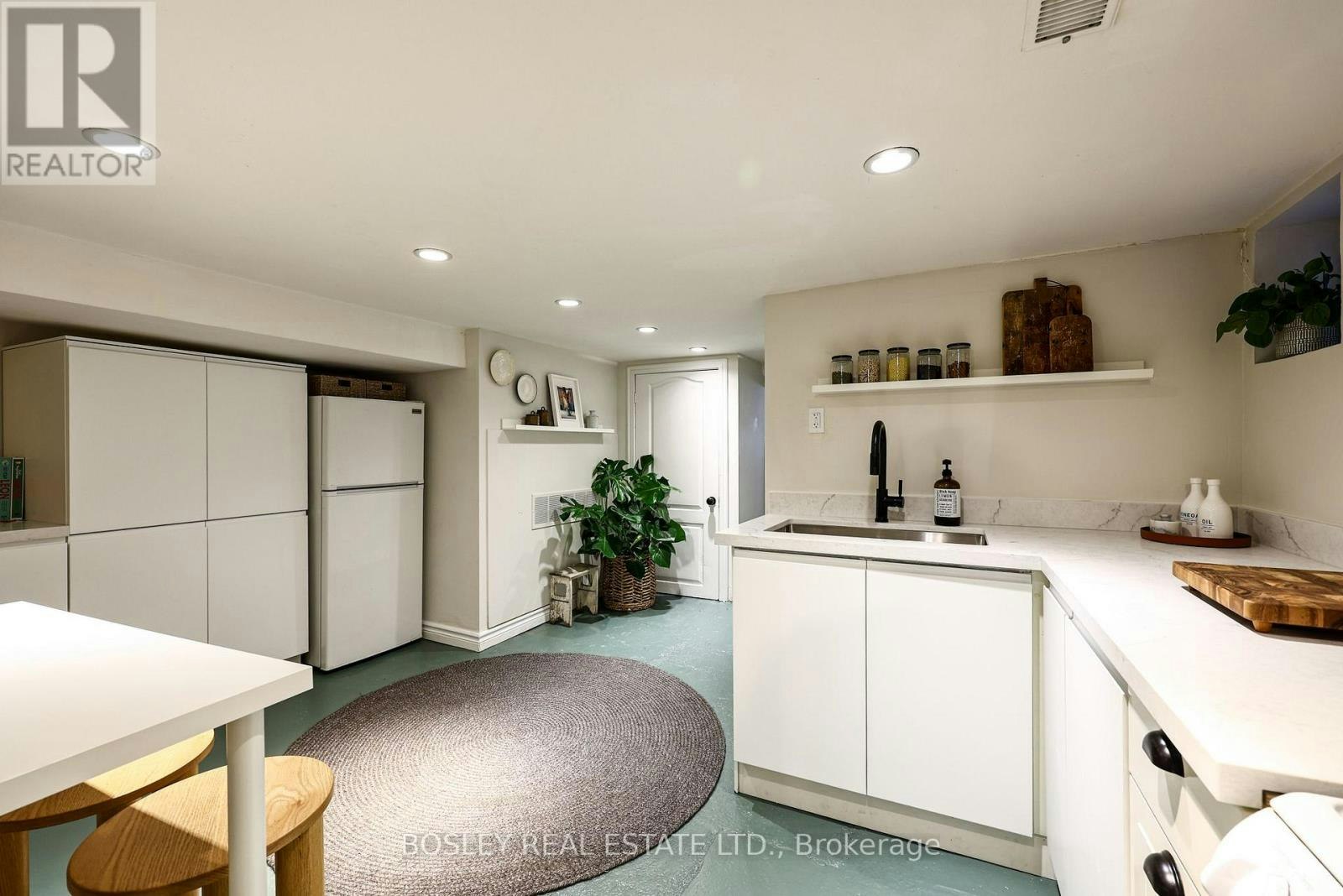 BSMT-16 Hallam Street, Toronto, ON, M6G 1W2 - 21