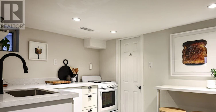 BSMT-16 Hallam Street, Toronto, ON, M6G 1W2 - 17