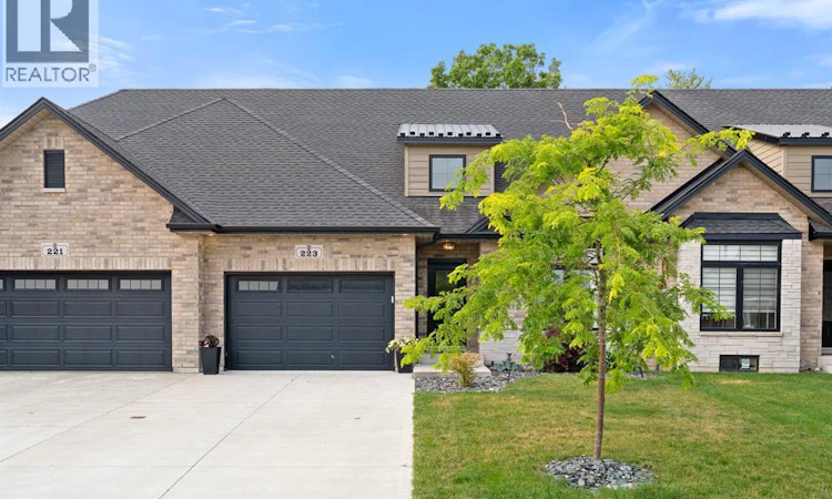 223 Livingstone Crescent