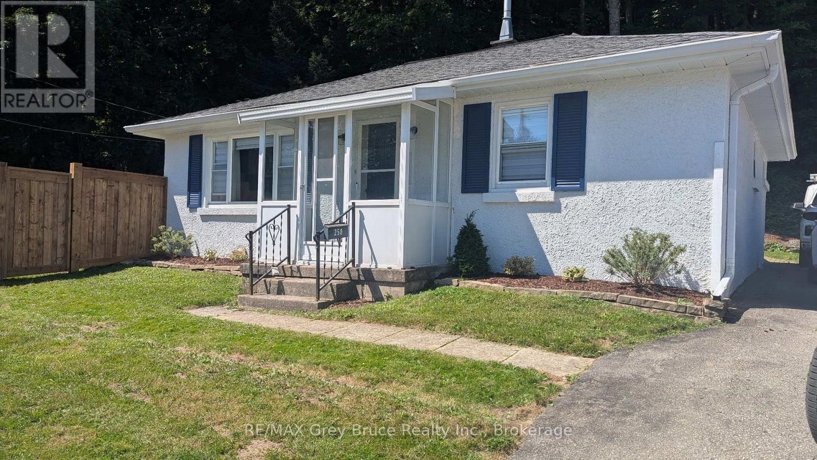 250 2nd Avenue E, Owen Sound, ON, N4K 2E6