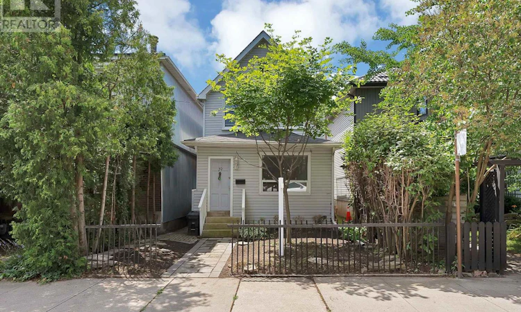 19 Minto Street