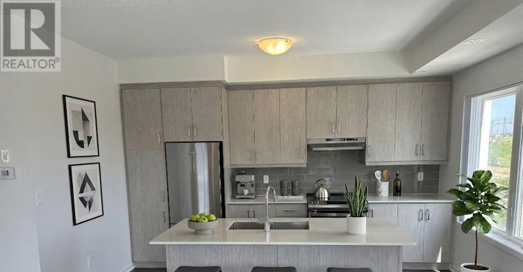 269-150 Honeycrisp Crescent, Vaughan, ON, L4K 0N7 - 4