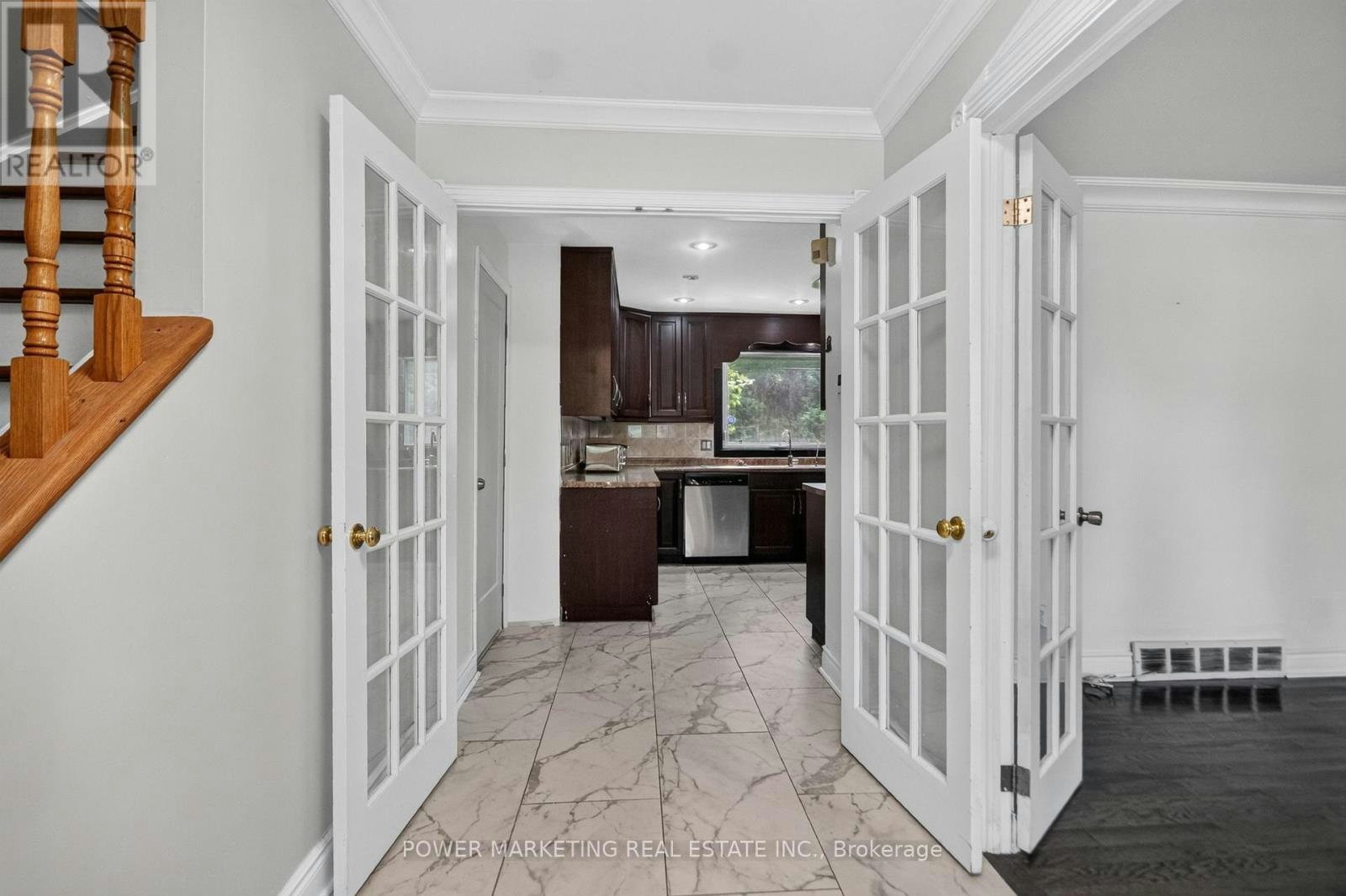 58 Aero Drive, Ottawa, ON, K2H 5E4 - 5