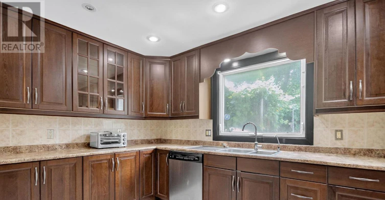 58 Aero Drive, Ottawa, ON, K2H 5E4 - 15