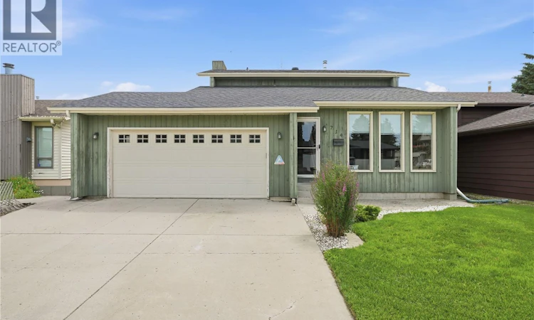 714 Delaronde Crescent